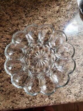 ANCHOR HOCKING VINTAGE HEAVY GLASS 12 SECTION EGG TRAY. USA MADE.PRISTINE 1972-8